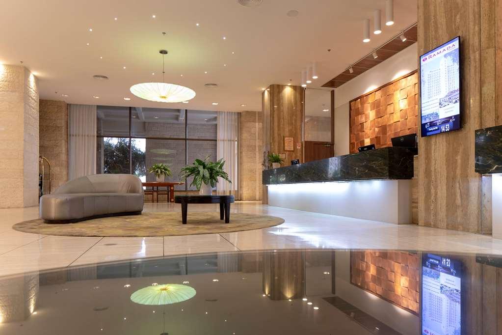 Hotel Ramada By Wyndham Gerusalemme Interno foto